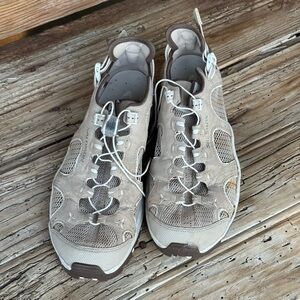 SALOMON Tech Amphibian Shoes Sandals Sneakers Size 7.5 Beige Tan
